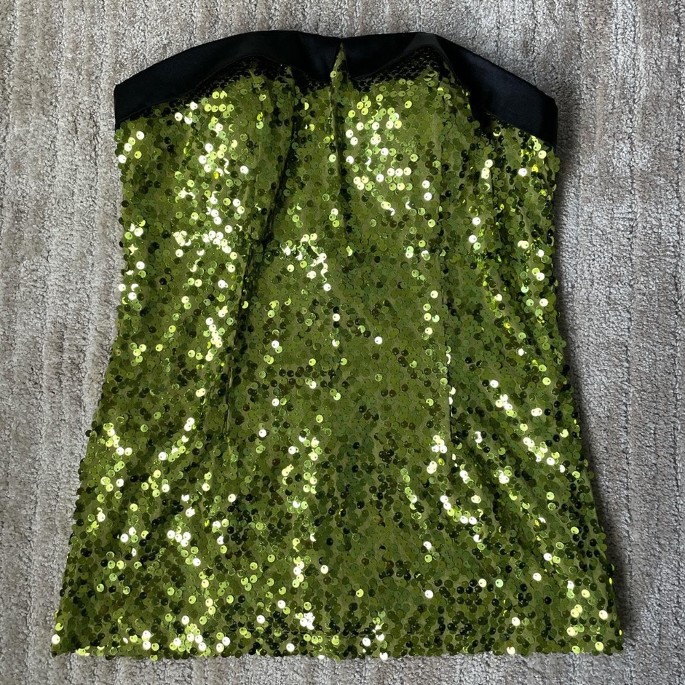VNTG ARDEN B Green Sequin Tuxedo Strapless Top with Built-In Bra listed as a “Sm